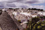 Alberobello2B.jpg (139655 byte)